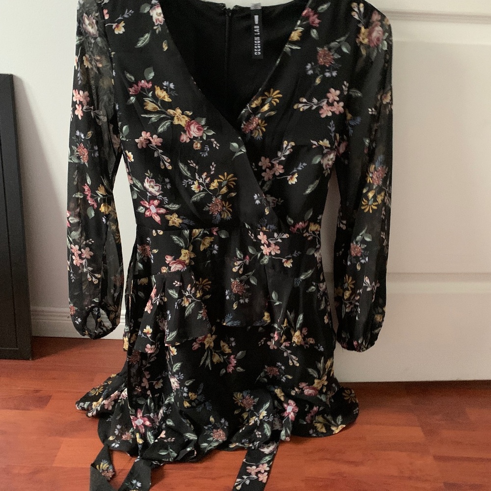 Spring dress - Picture 2 of 2